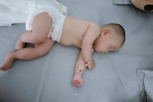 临朐宝宝脚心出汗怎么回事
